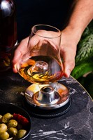 Whisky tasting set  utilisation 266097©Petit Studio Grands Boulevards until 2032-06